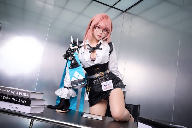 ZinieQ - Yanagi [45P] 绝区零月城柳Cosplay写真-costujun