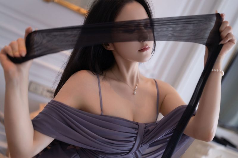 鱼子酱Fish - 紫丝 [120P] 紫色吊带长裙优雅性感写真-costujun