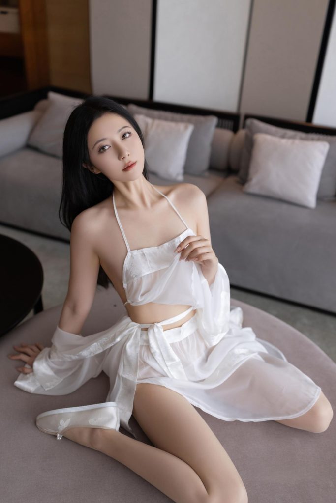 鱼子酱Fish - 奶浴 [120P] 纯白浴缸私房写真