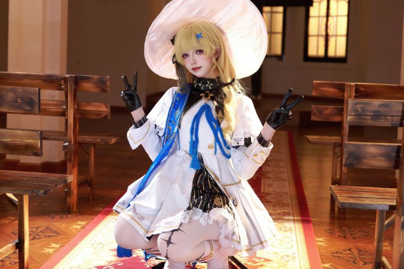 阿薰kaOri - 菲比 [220P+175Gif+19V] 圣光下温柔祈祷-costujun