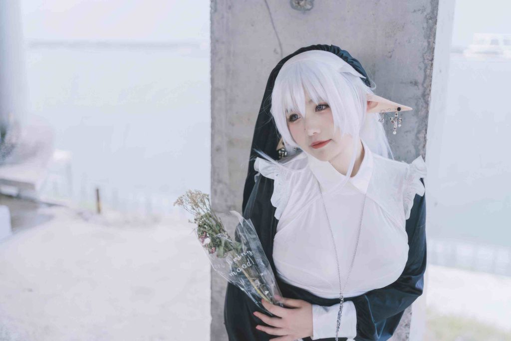 阿半今天很开心 - 精灵修女 Cosplay [28P] 圣洁白发修女服私房预览