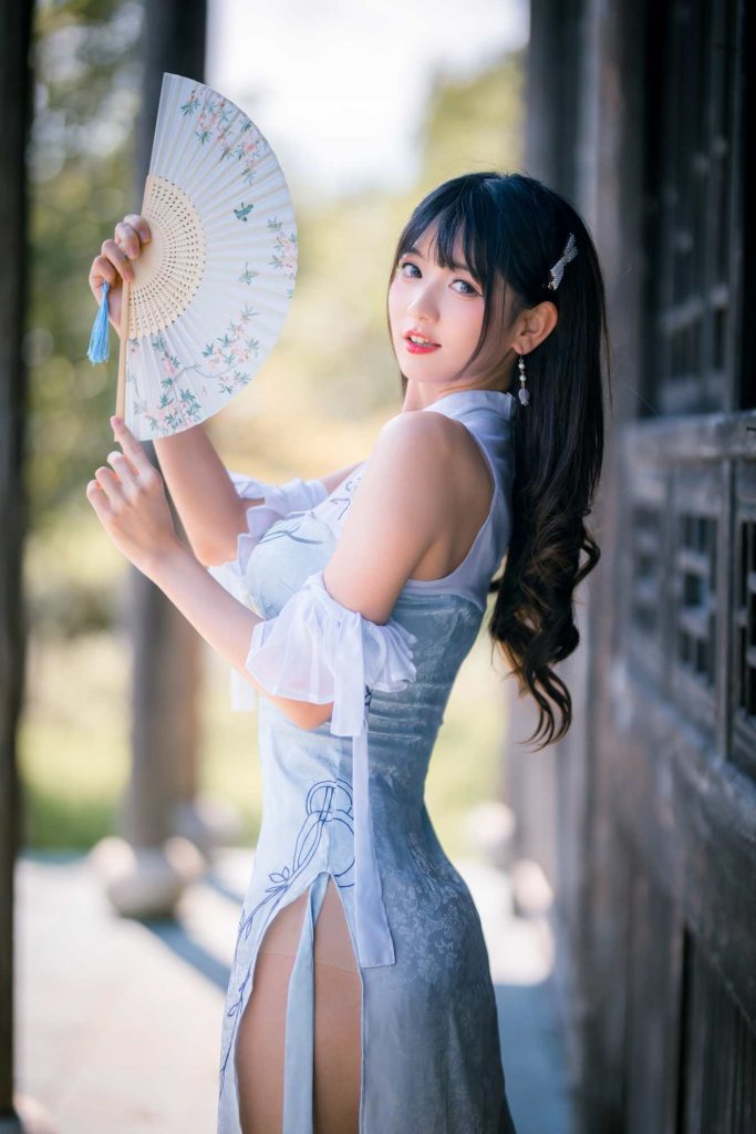 陆卿卿蓝色旗袍