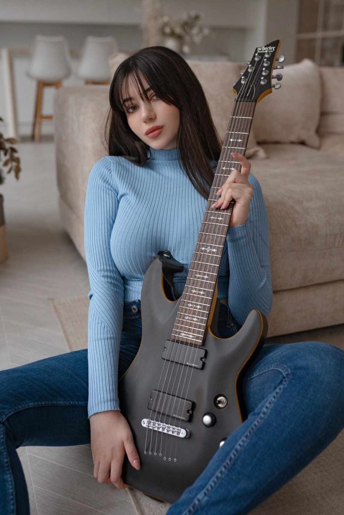 Alina-Becker-Guitar-Sister